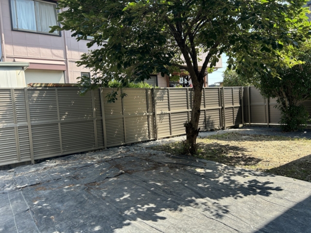 守山区　目隠しフェンス　三協アルミ　レジリアYL1型　H1000×2段仕様（アーバングレー）フェンスの高さH1840