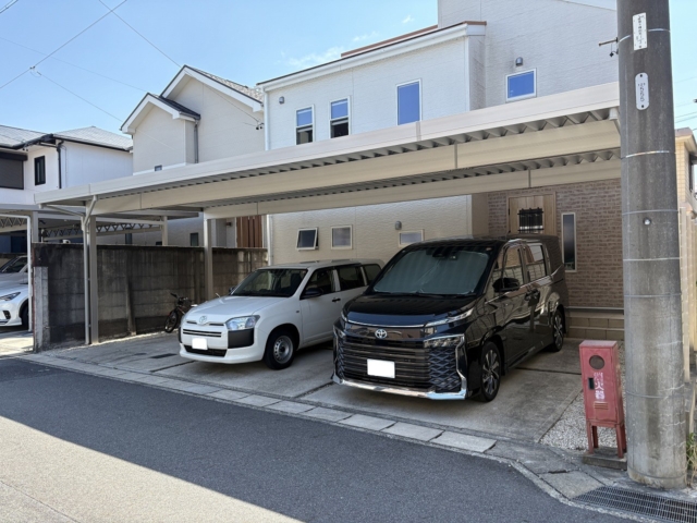 尾張旭市　3台用カーポート　ゆき盛りくんⅢ　間口9.7ｍ×奥行5.0ｍ　Ｈ25　本体：ライトステン、ペフ無し