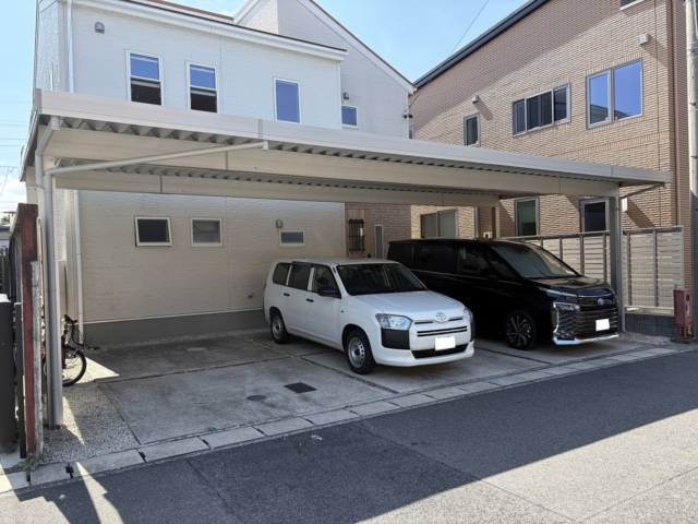 尾張旭市　3台用カーポート　ゆき盛りくんⅢ　間口9.7ｍ×奥行5.0ｍ　Ｈ25　本体：ライトステン、ペフ無し