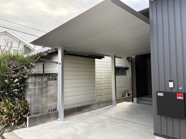 カーポート+土間工事　三協アルミ　ＦⅡカーポート5030（奥行5.0ｍ×間口3.0ｍ）Ｈ25．サンシルバー