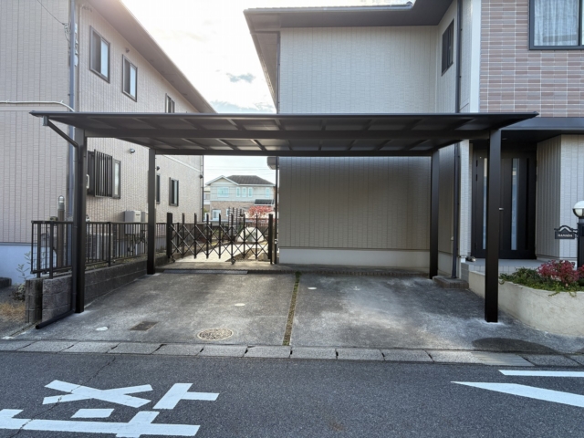 ２台用カーポート　三協アルミ　スカイリード5060（奥行5.0ｍ×間口6.0ｍ）Ｈ25　本体：ブラック、屋根材：ブラックポリカ