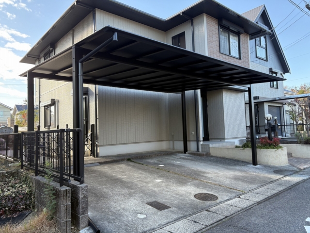 ２台用カーポート　三協アルミ　スカイリード5060（奥行5.0ｍ×間口6.0ｍ）Ｈ25　本体：ブラック、屋根材：ブラックポリカ