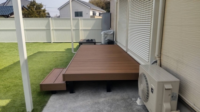 【デッキ+テラス】三協アルミ　ヴィラウッド2.0ｋ×5尺（間口3.6ｍ×出幅1.6ｍ）コルクブラウン。レボリューＡ　Ｆタイプ2.5Ｋ×7尺（間口4.5ｍ×出幅2.1ｍ）ホワイト