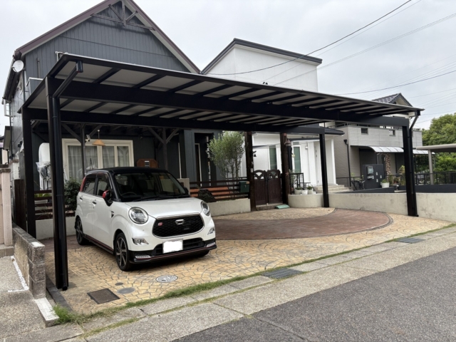 【3台用カーポート】　三協アルミ　スカイリード5080（奥行5.0ｍ×間口8ｍ）Ｈ25　梁100　本体：ブラック、屋根材：シルバーポリカ
