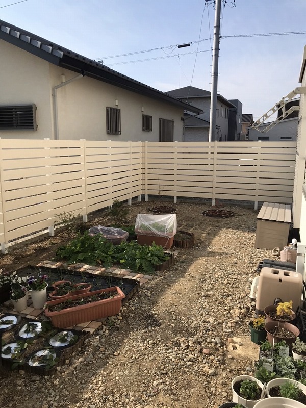 尾張旭市　目隠しフェンス　アーバンフェンス H１６００ 板１０段 隙間20㎜ 下隙間２２０