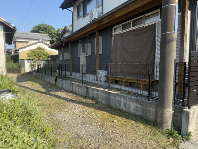 尾張旭市　目隠しフェンス(木製フェンス解体処分)　三協レジリアＹＫ３型　Ｈ１２００