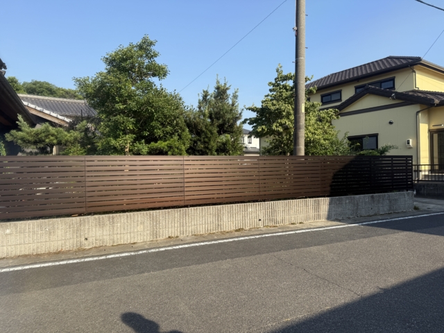 尾張旭市　目隠しフェンス(木製フェンス解体処分)　三協レジリアＹＫ３型　Ｈ１２００